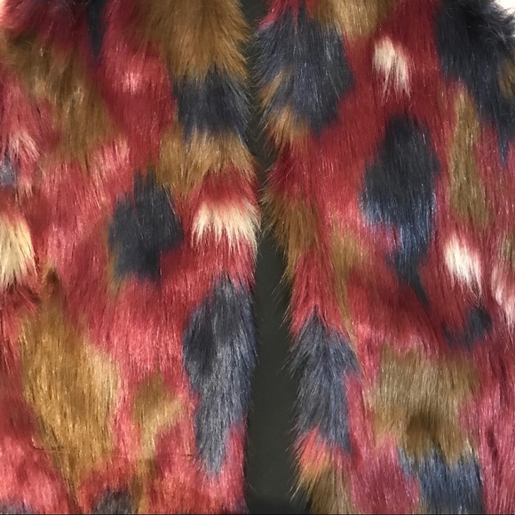 NWT WAYF Faux Fur Vest XS - Picture 7 of 7